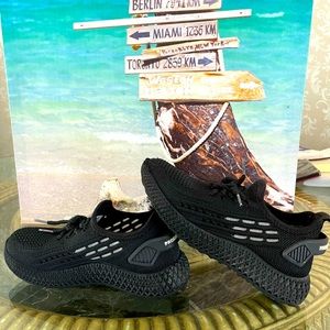 Snickers New York, size 12